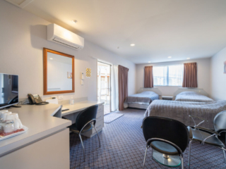 The Village Inn Te Anau 3 singles