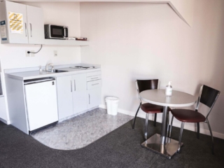 The Village Inn Te Anau eating area